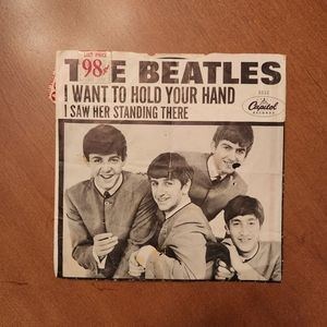 Rare 1964 BEATLES 45 Vinyl Record w Picture Sleeve - I WANT TO HOLD YOUR HAND